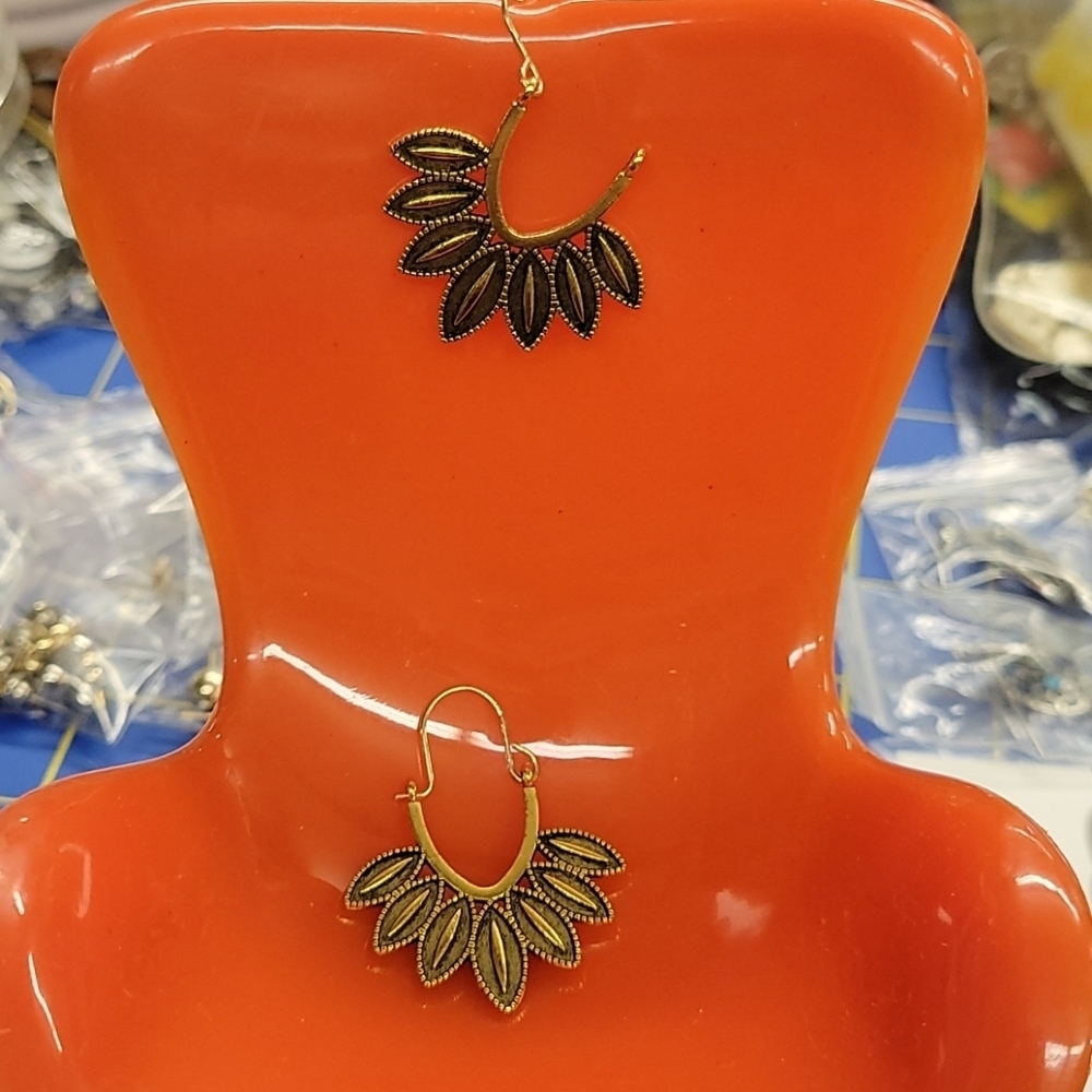 Behemian Antique Gold Tone Leaves Leaf Style Earrings